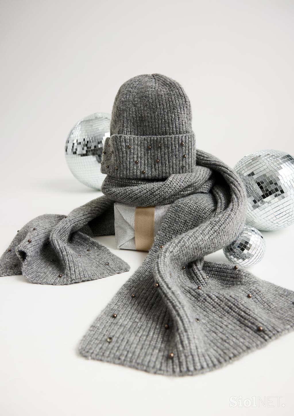 s.Oliver šal 39,99€, kapa 25,99€