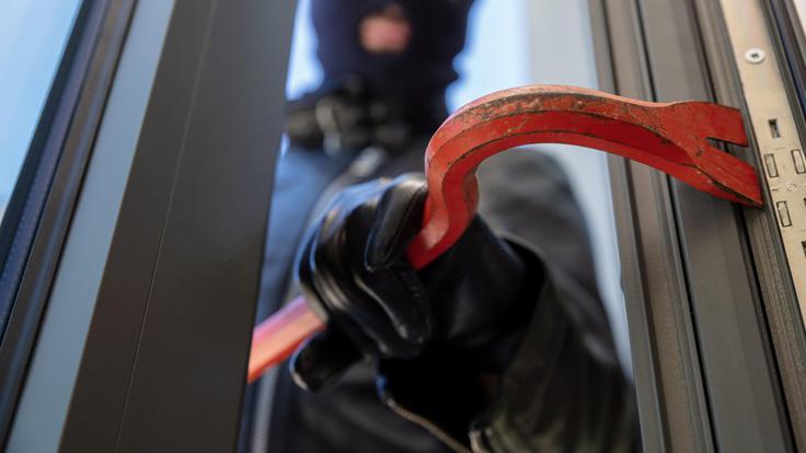 Povečana protivlomna zaščita je priporočljiva zlasti v pritličju in pri drugih lažje dostopnih oknih. | Foto: Hausbau Slovenija