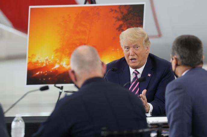 Donald Trump | "Kmalu se bo začelo hladiti, boš videl," je sekretarju za naravne vire Kalifornije dejal ameriški predsednik Donald Trump. | Foto Reuters