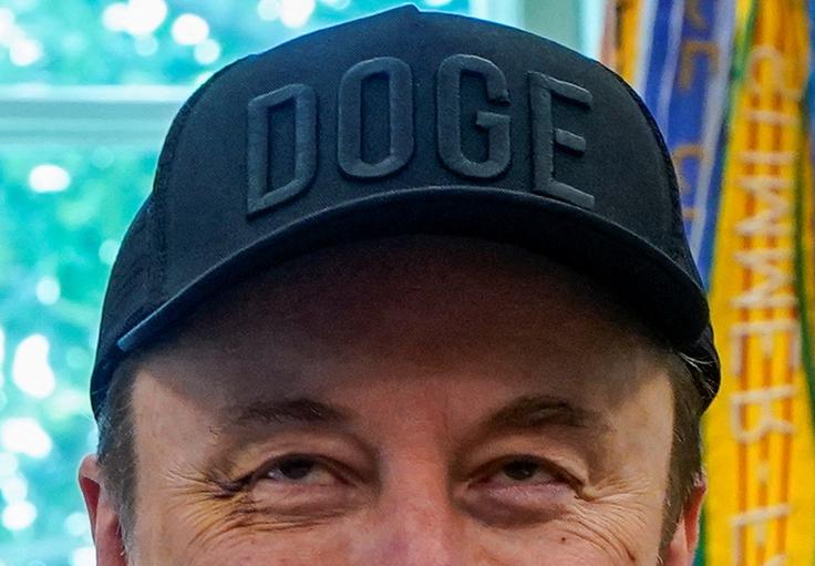Elon Musk je bil v zadnjih mesecih večkrat tarča špekulacij, ali je med svojimi javnimi nastopi morda pod vplivom mamil.  | Foto: Reuters