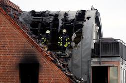 Nemčija: po strmoglavljenju letala na večstanovanjsko hišo trije mrtvi #foto