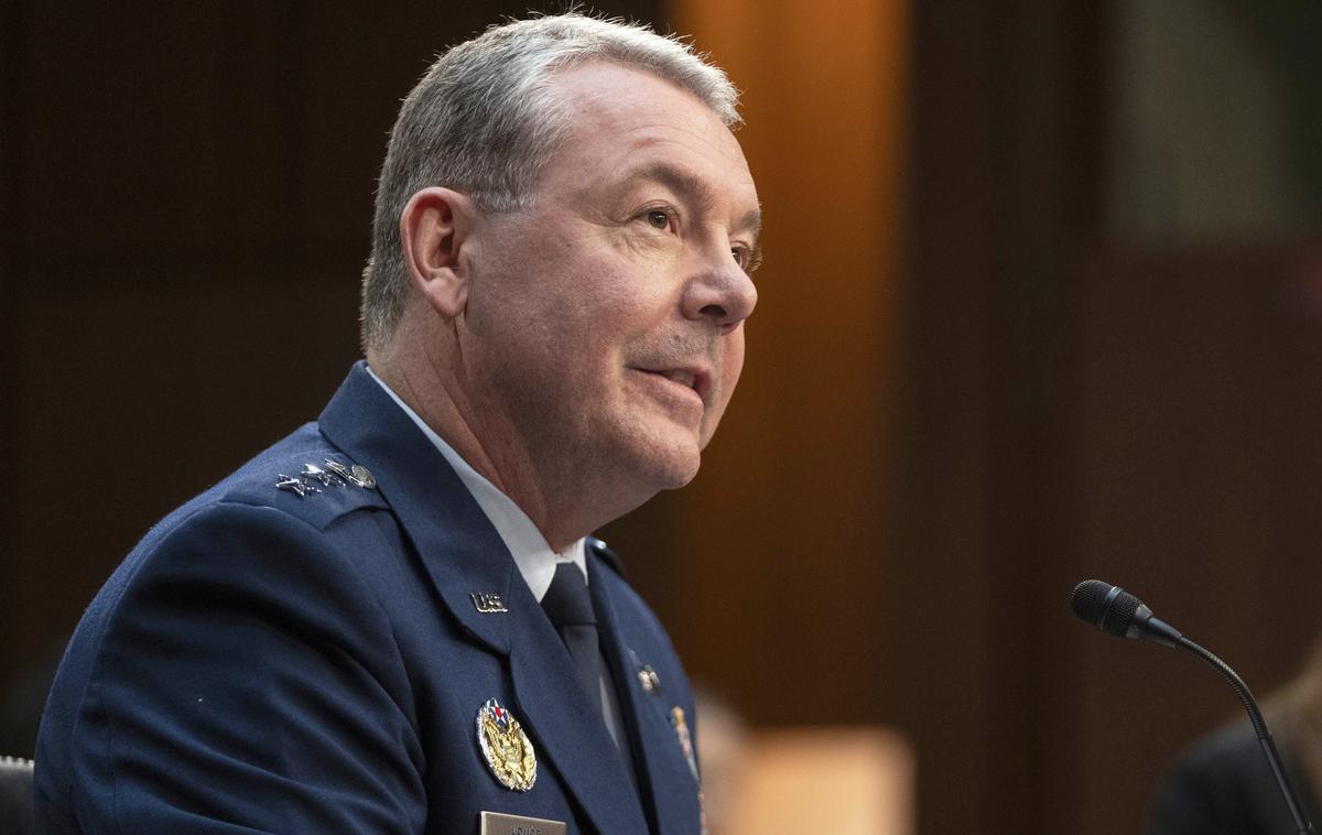 general Jeffrey Kruse | Krusejeva odstavitev prihaja nekaj mesecev po tem, ko so v medije pricurljale podrobnosti predhodne ocene ameriških zračnih napadov na Iran. | Foto Guliverimage