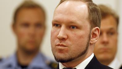 Norveški skrajnež Breivik znova zaprosil za pogojno izpustitev iz zapora