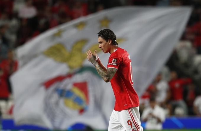 Benfica je osrečila navijače s prestižno zmago. Dva zadetka je prispeval Darwin Nunez (na fotografiji), nemškega vratarja Marc-Andreja ter Stegna pa je premagal tudi Rafa Silva.  | Foto: Reuters
