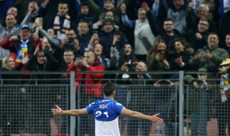 Amar Dedić, soigralec Benjamina Šeška pri Salzburgu, je v Zenici postavil končni rezultat 3:0 v 63. minuti. | Foto: Reuters