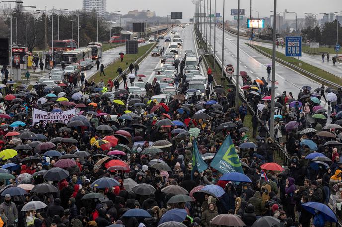 Protest v Srbiji | Množični protesti potekajo že tretjo soboto zapored. | Foto Reuters