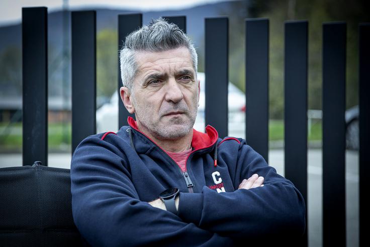 Marinko Galić je bil v soboto tako očaran nad novo izstopajočo predstavo Iličića, da je na družbenem omrežju zapisal: "Ni hiter, ni 'fajter', je pa pri 36 letih najboljši v slovenski ligi. Dve asistenci in razveljavljen gol v derbiju so le potrditev, da sta v spomladanskem delu Jojo Iličić in NK Maribor prvi violini slovenske nogometne scene," se mu zdi žalostno – in to ne more biti pretirana pohvala slovenski prvi ligi –, da sta njena najboljša nogometaša po njegovem mnenju 36-letnika. V mislih ima Iličića in njegovega sovrstnika iz Alžirije Hilala Soudanija. | Foto: Ana Kovač