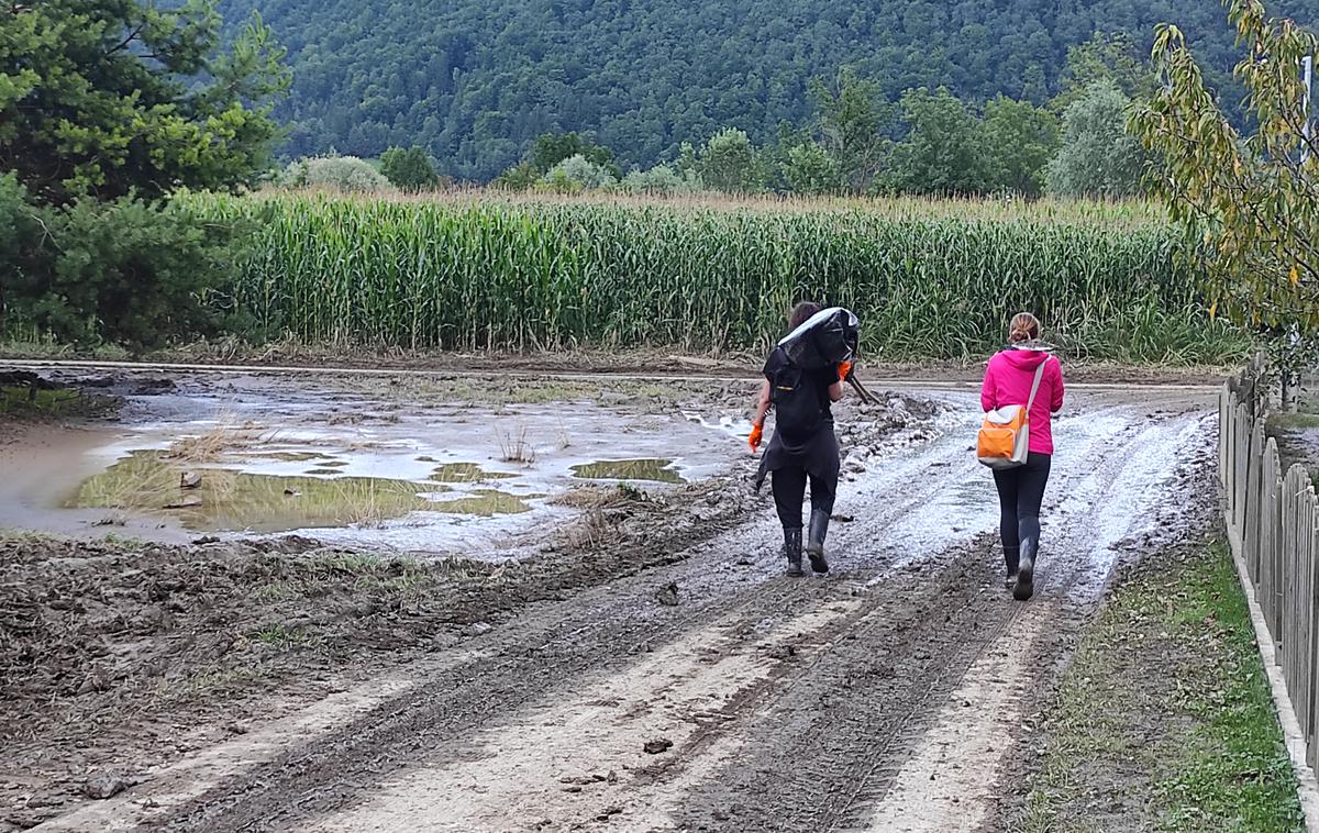 Poplave Savinjska dolina | "Tam je samo blato, blato, blato," so povedale pretresene prostovoljke in ljudi pozvale k pomoči.  | Foto Foto: Vesna Vidrih