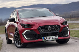 Že letos za dva tisoč Slovencev? To so vtisi renault clia - le redki ga bodo spregledali.