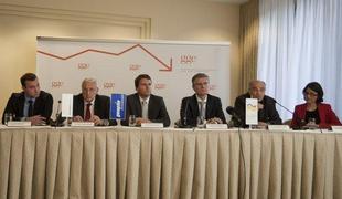 "Najprej denar, potem denar in na koncu demokracija"