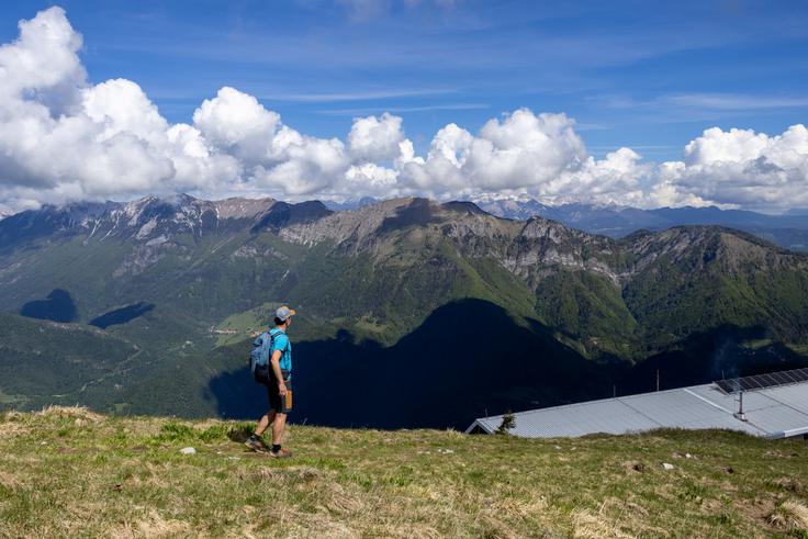 Z vrha Porezna je čudovit pogled na Bohinjsko-tolminski greben. | Foto: Matej Podgoršek