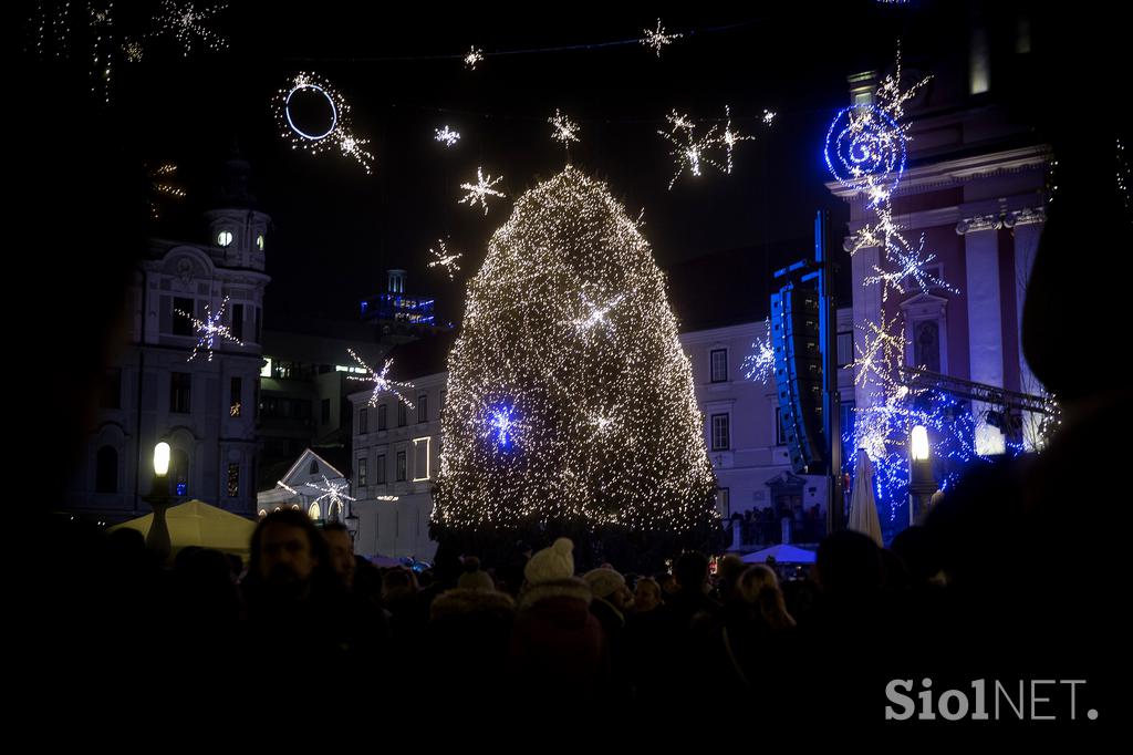 Ljubljana praznična okrasitev lučke december