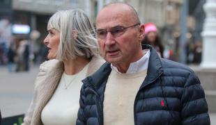 Pri sosedih: žena najbogatejšega ministra se je le pojavila