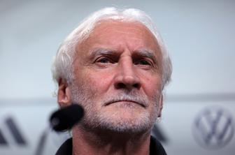 Rudi Völler ostaja direktor elfa še vsaj tri leta
