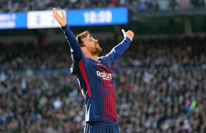 Lionel Messi toliko, kot znaša življenjski zaslužek Leeja, zasluži v dveh tednih igranja za Barcelono, na primer. Najboljši teniški igralci na svetu za zmago na enem od velikih turnirjev v žep pospravijo nekajkrat toliko. | Foto: Reuters