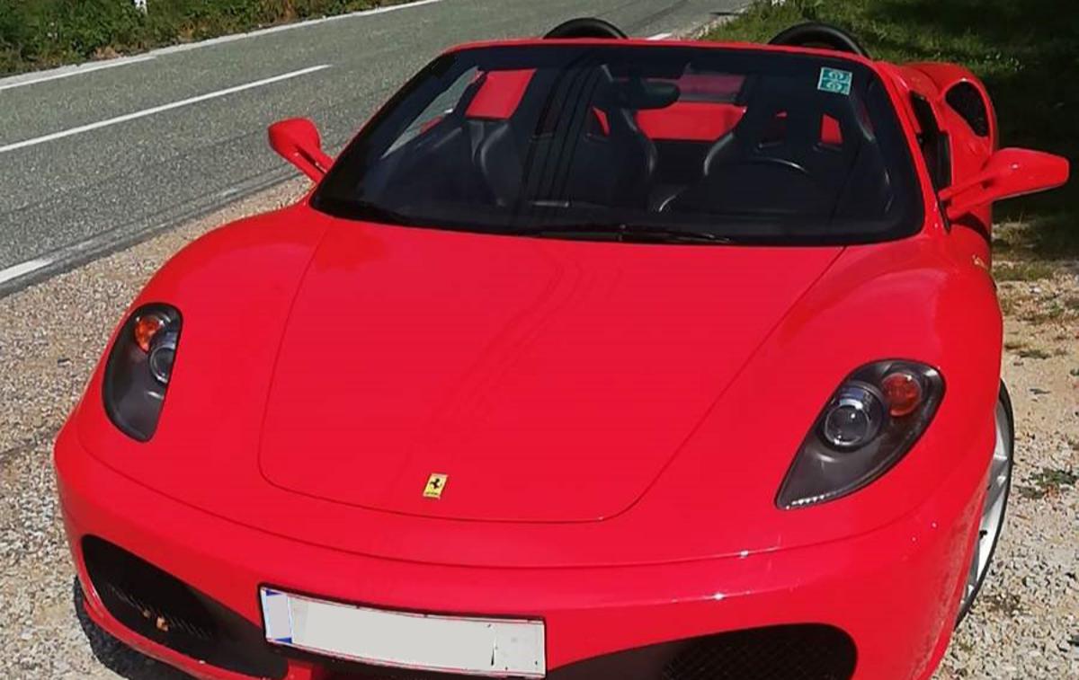 Ferrari F430 spider | Ustavljeni ferrari F430 spider avstrijskega državljana na cesti z Jezerskega proti Kranju. | Foto PU Kranj