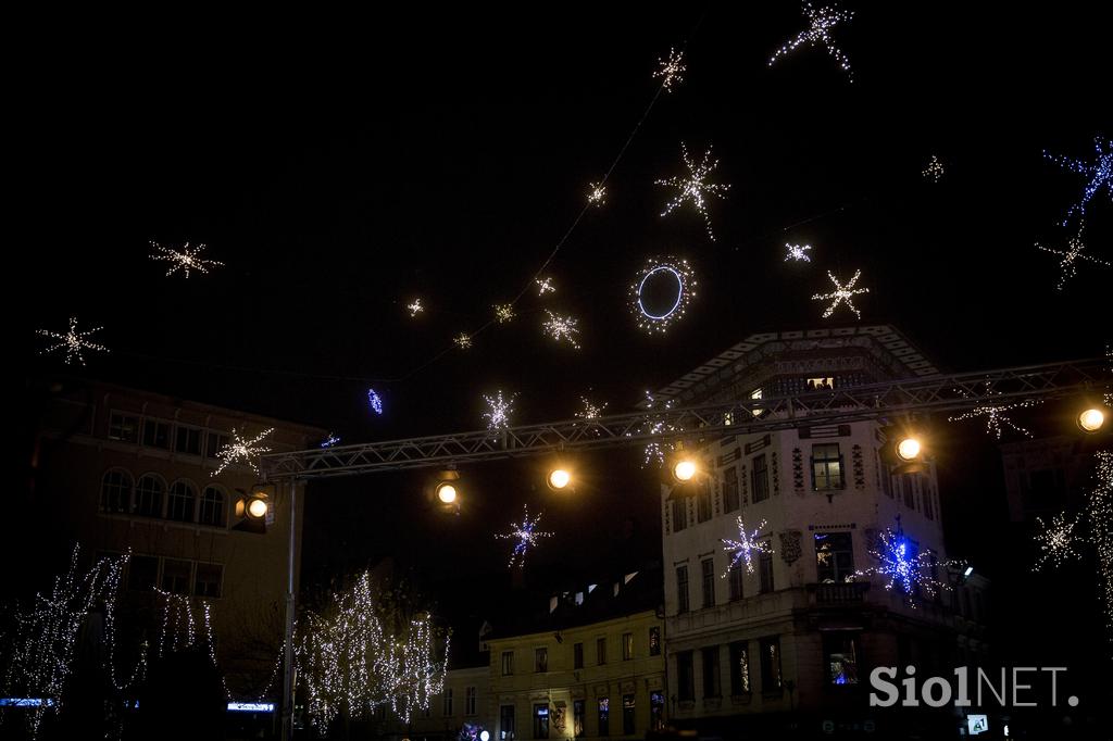 Ljubljana praznična okrasitev lučke december