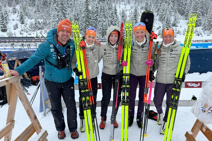 Slovenska ženska biatlonska štafeta, Hochfilzen | Slovenke so zasedle četrto mesto. | Foto SloSki biatlon