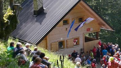 Zavetišče v Hudičevem borštu (1328 m)