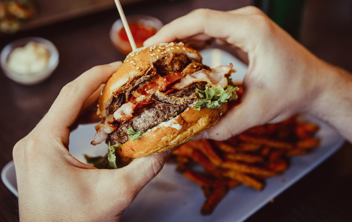 Hamburger | Portal Big 7 Travel je na podlagi ocen uporabnikov in priporočil uredništva pripravil seznam najboljših hamburgerjev v Evropi za leto 2024. | Foto Shutterstock