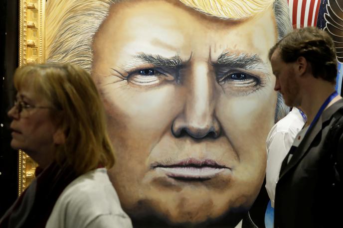 Donald Trump | Američani šele s Trumpom odkrivajo, kako deluje njihova vlada oziroma kaj je predsedniku dovoljeno in kaj ne, saj gre Trump pogosto do skrajne meje dovoljenega. | Foto Reuters