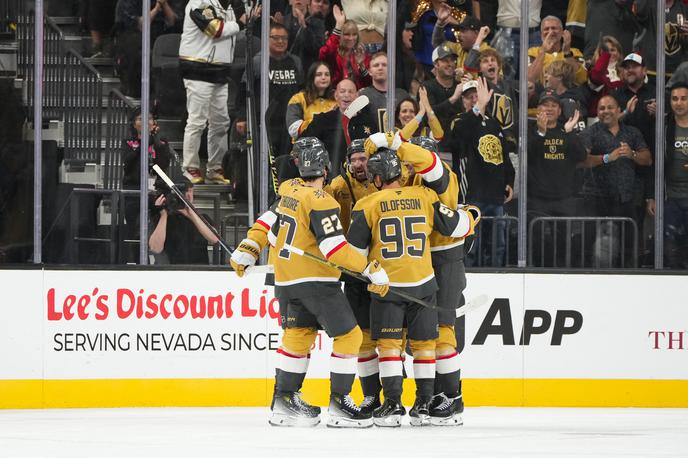 Vegas Golden Knights | Hokejisti Vegas Golden Knights so sezono odprli z visoko zmago nad Coloradom (8:4).  | Foto Reuters