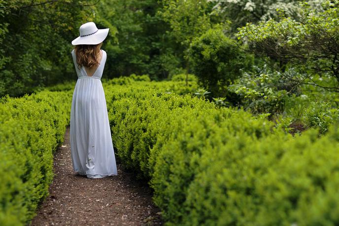 Bele obleke | Foto Shutterstock