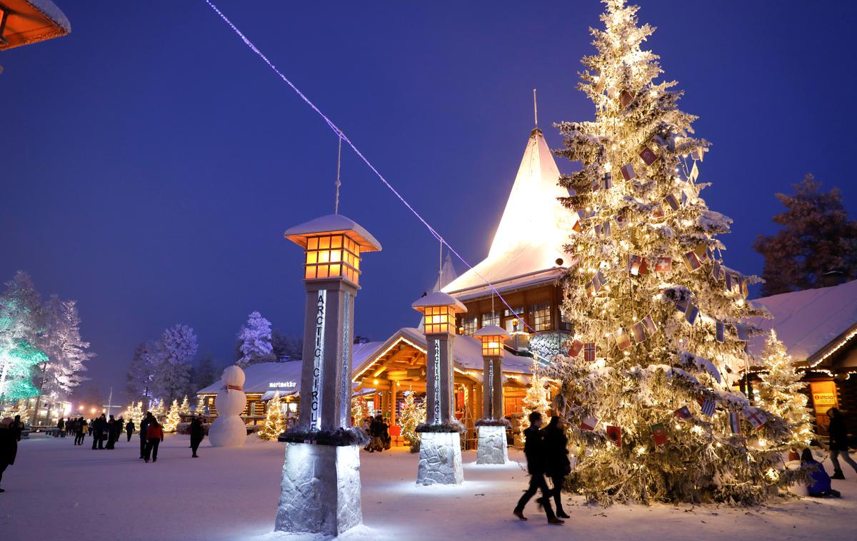 Rovaniemi | Božičkova vas leta 2016, ko težav s pomanjkanjem snega ni bilo. | Foto Reuters