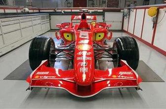 Ferrari bo dirkalnik predstavil na medmrežju