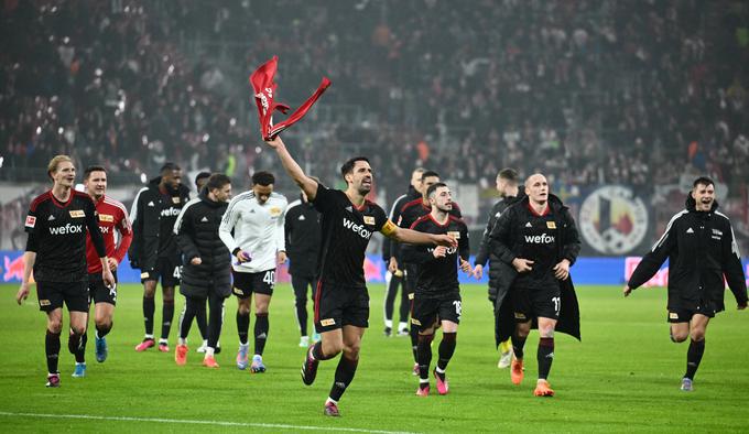Berlinski Union je zadržal stik z vodilnim Bayernom in zmagal v Leipzigu. | Foto: Reuters