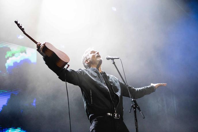 Jan Plestenjak, glasbenik | Jan Plestenjak, ki je na kitari bolj domač kot na klavirskih tipkah, ima v svoji zbirki več kot deset kitar. | Foto Mediaspeed