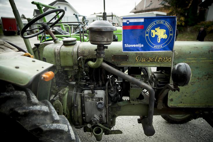 stari traktor Moste | Foto: Ana Kovač