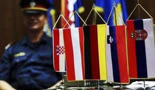 Slovenska policista bosta na Hrvaškem v pomoč slovenskim turistom