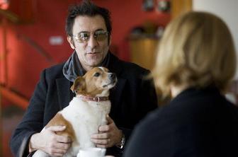 "Na oblast ga postavljajo finančne institucije"