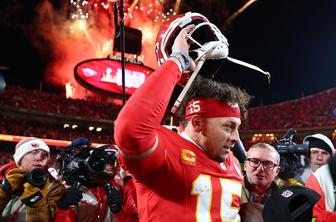 Patrick Mahomes s težko poškodbo kolena
