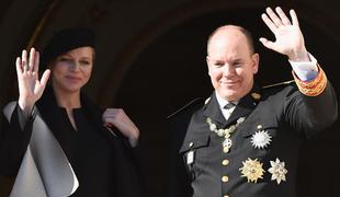 Monaška princesa Charlene rodila dvojčka (video)