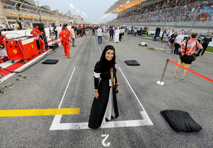 Dirko v Bahrajnu si je ogledala tudi predsednica Zveze voznic v Savdski Arabiji Aseel Al Hamad. | Foto: Reuters