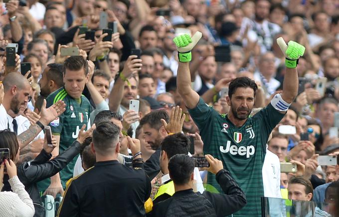 Gianluigi Buffon se po 17 letih poslavlja od Juventusa. | Foto: Reuters