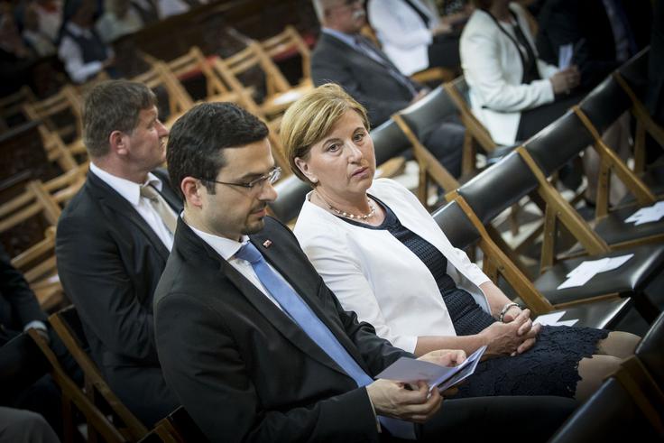 Na maši za domovino je bilo tudi več vidnih predstavnikov družbenega in političnega življenja. Na fotografiji Matej Tonin in Ljudmila Novak (predsednica NSi). | Foto: 