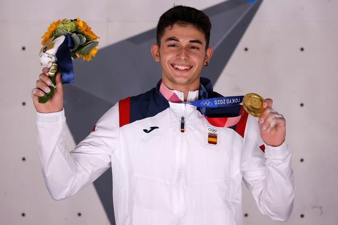 Alberto Gines Lopez | Zgodovinsko prvo olimpijsko zlato medaljo v plezanju je osvojil komaj 18-letni Španec Alberto Gines Lopez. | Foto Reuters