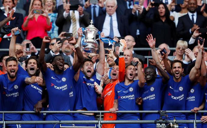 Zaradi težav z vizumov se Roman Abramovič ni mogel udeležiti finala pokala FA na Wembleyju, kjer je Chelsea zmagal.  | Foto: Reuters