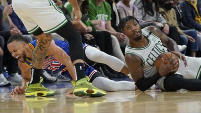 Zvezdnik lige NBA v bolečinah, vrnil naj bi se šele v končnici