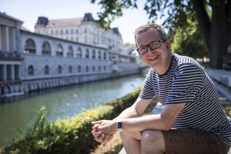 "Všeč mi je, da je Slovenija še vedno nekoliko skrivnostna in da ni postala destinacija množičnega turizma. Mislim tudi, da si Slovenija tega ne želi. Želi privabiti ljudi, ki cenijo naravo, zelenje in mir, in to mi je zelo všeč." | Foto: Bojan Puhek