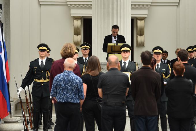 Njen igralski izraz je bil sprva "obarvan s svetlobo in liričnostjo, kasneje s srebrnolaso modrostjo. Njene vloge so temeljile na ženski moči, ljubezni, predanost in dobroti, a znala je tudi skreniti s te dobrosrčne poti in ustvarjati vloge, ki so žarčile temno plat likov, in številne vloge, ki jim je pridala nenadkriljiv humor," je dejal Samobor. | Foto: STA ,