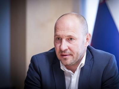 Vrtovec: To je rušenje desnosredinske vlade