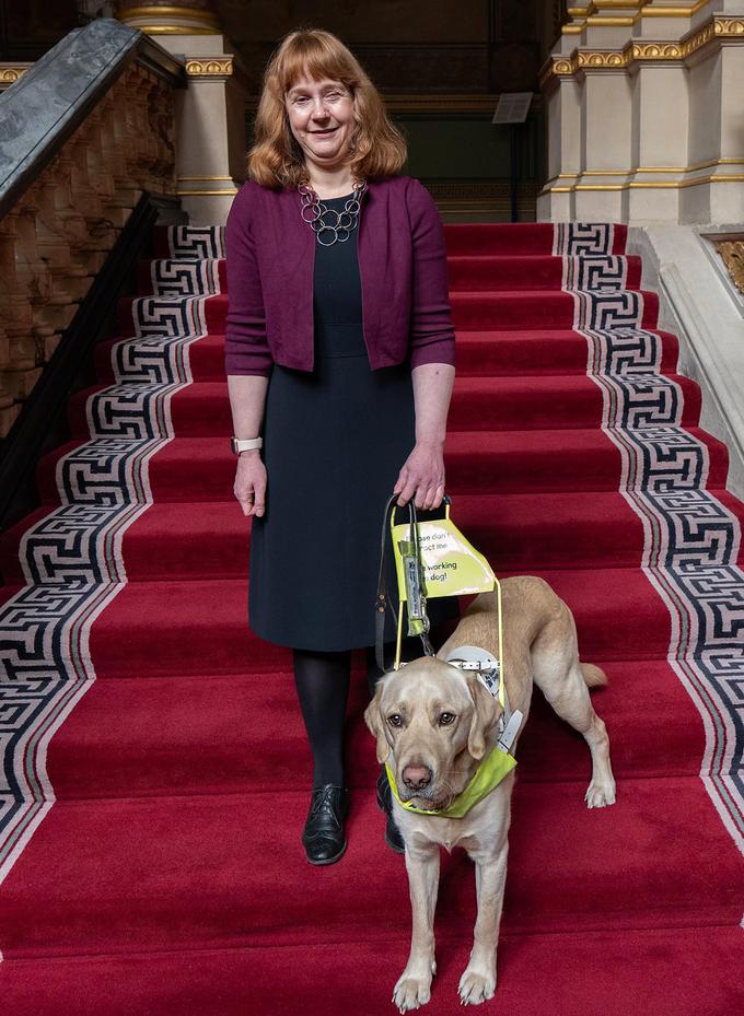 Ob imenovanju je Victoria Harrison poudarila, da ji je v veliko čast, da bo v tujino napotena kot prva slepa britanska veleposlanica. | Foto: STA