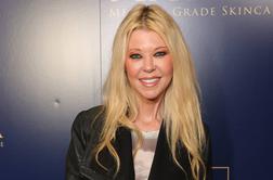 Igralko Taro Reid iz hotela odpeljali z reševalnim vozilom #video