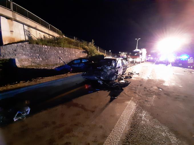 Posledice prometne nesreče na primorski avtocesti | Foto: PGD Materija