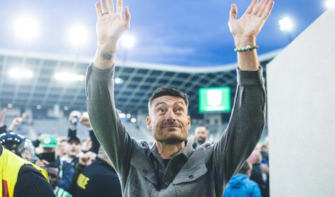 Navijači Olimpije skandirali Rieri, kapetan zmajev zapel in zbodel Maribor