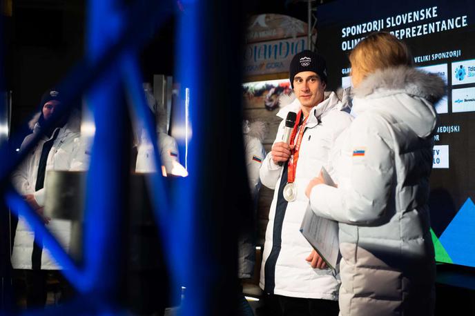 sprejem Kranjska Gora | "Vesel sem, da sem na najbolj pomembni tekmi pokazal svoje najboljše smučanje," pravi olimpijski podprvak v veleslalomu Žan Kranjec. | Foto Nik Jevšnik/STA